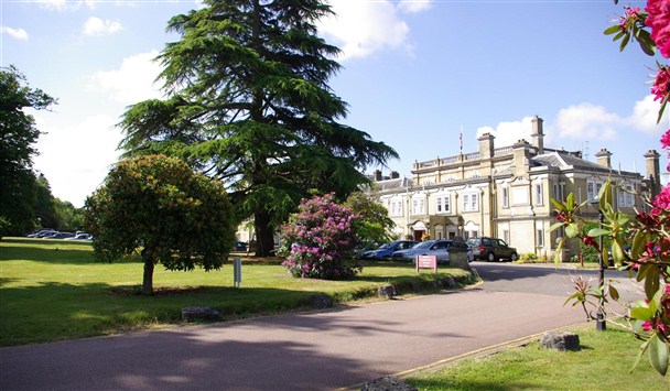 A Beautiful Edwardian Manor Awaits_608x355